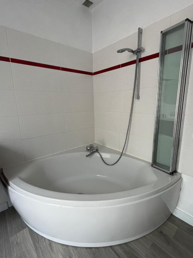 Vivez Au Coeur Historique - St Francois - Grand Appartement Confortable Le Havre Exterior photo